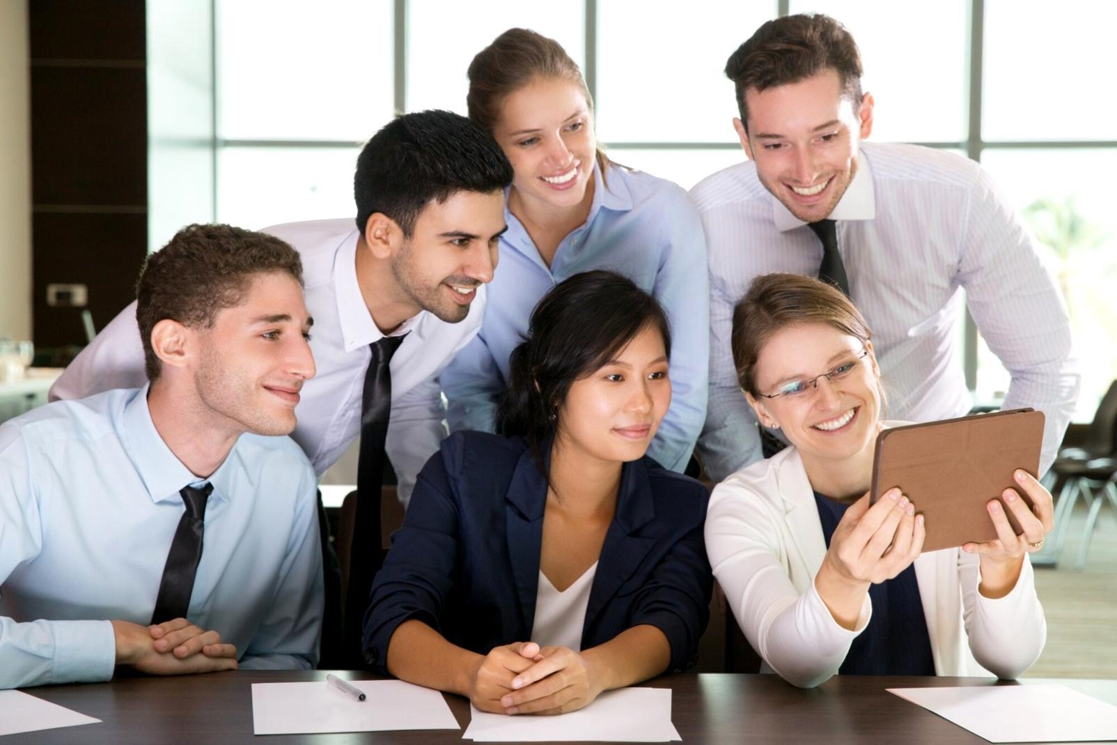 Analyse de données financières et graphiques budgétaires